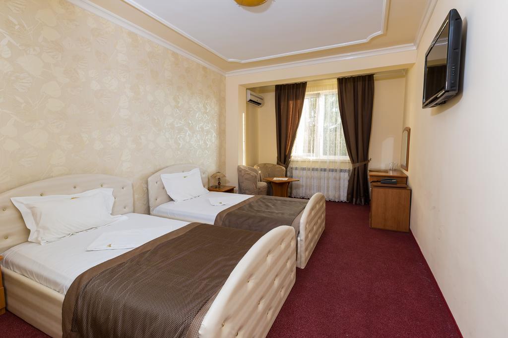 Zornica Hotel Kazanłyk Zewnętrze zdjęcie